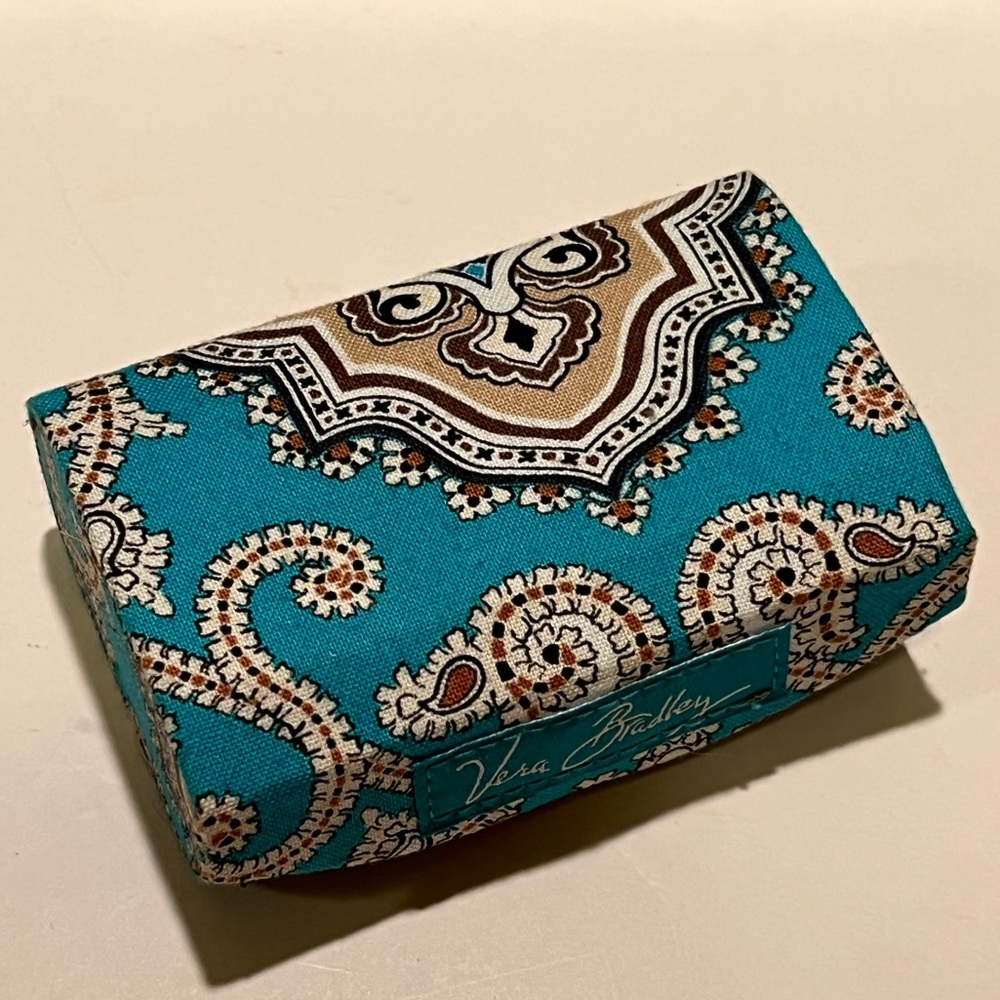 VERA BRADLEY TOTALLY TURQUOISE LIPSTICK HOLDER.